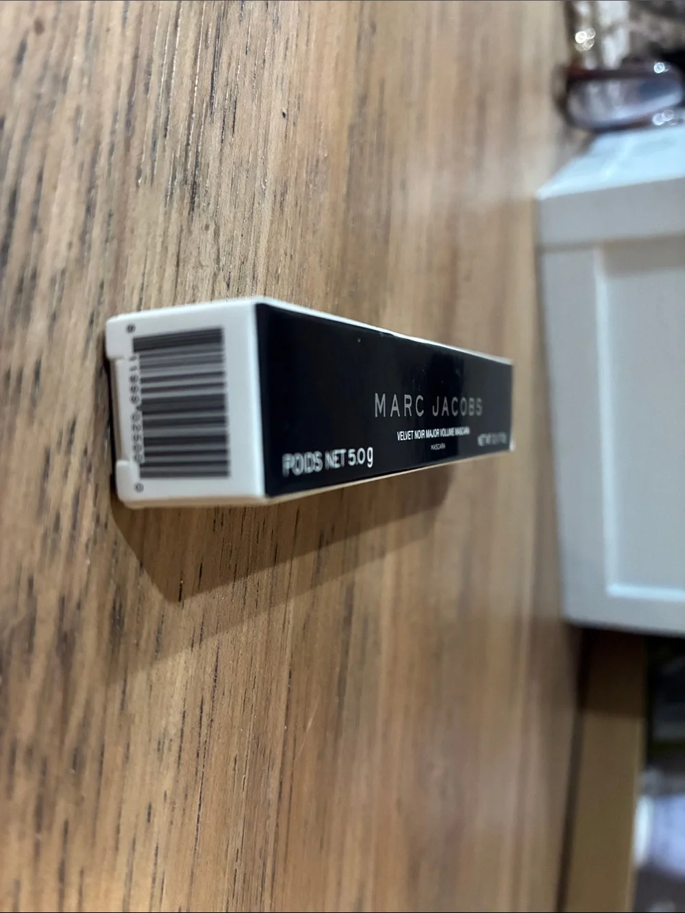 Velvet noir major volume mascara